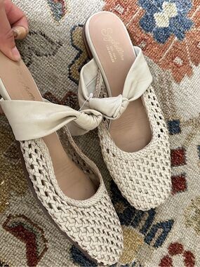 Seychelles Cream Woven Knotted Mules sz 8.5